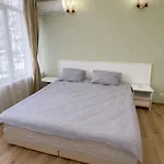 Center Vintage - Walk Everywhere Apartment *